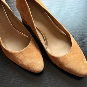 Aerosoles Tan Suede Block Heel Pumps Comfort Work Shoes 8.5 NWOT